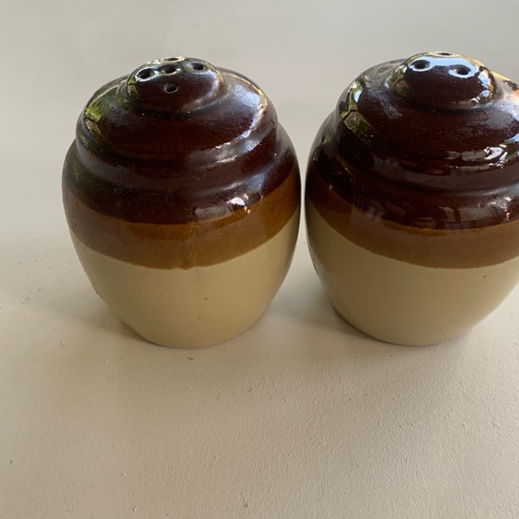 Vintage Salt & Pepper Shakers - Picture 2 of 6